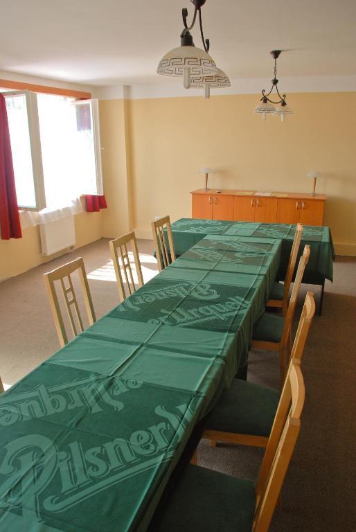 Hotel Marina Hermanuv Mestec Εξωτερικό φωτογραφία