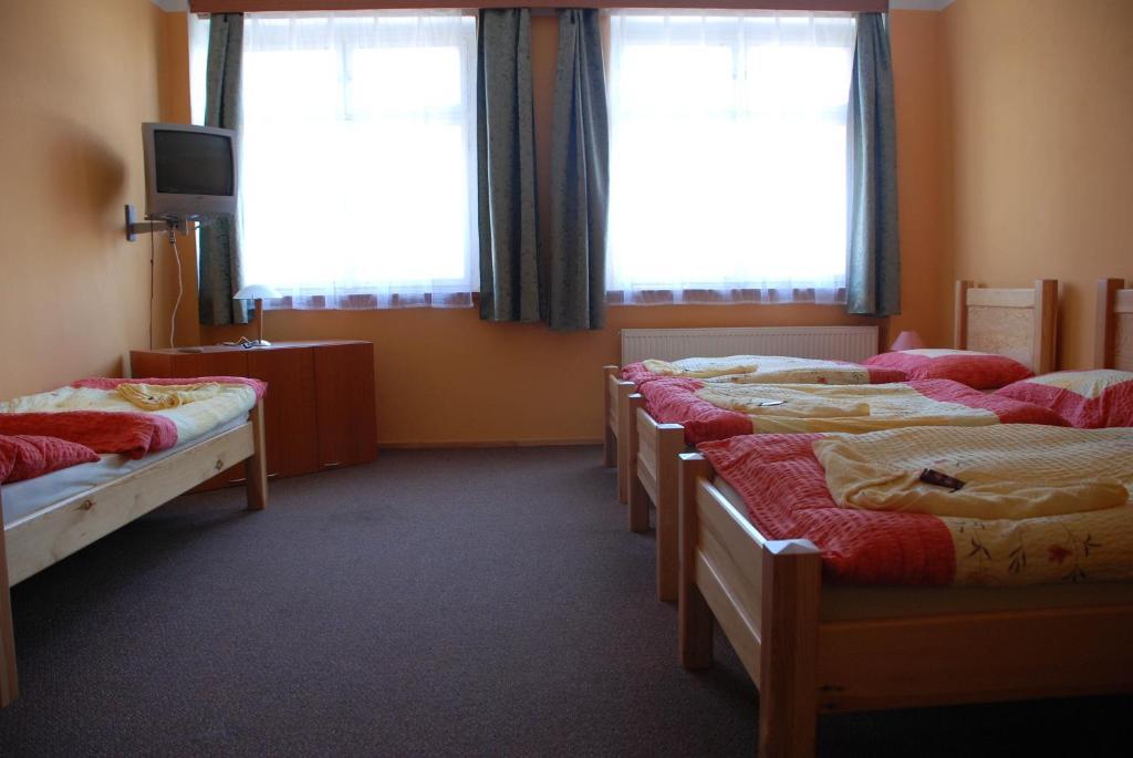 Hotel Marina Hermanuv Mestec Δωμάτιο φωτογραφία