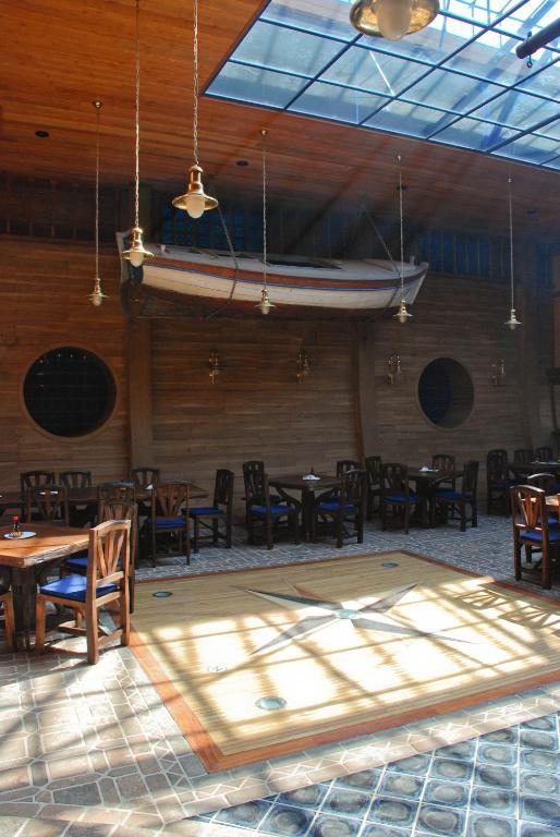 Hotel Marina Hermanuv Mestec Εξωτερικό φωτογραφία